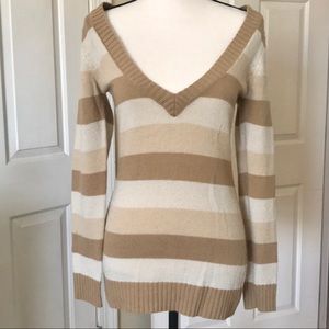 TAN & CREAM DEEP PLUNGE STRIPED KNIT SWEATER